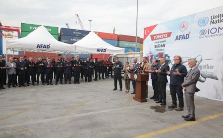 Sudan’a büyük insani destek… 30 bin çadırın ilk bölümü ‘İyilik Gemisi’ ile yola çıktı