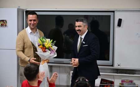 Bursa Yıldırım’da Öğretmenler Günü çiçeklerle kutlandı