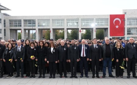 Bursa Nilüfer, Ata’sını Cumhuriyet Meydanı’nda andı