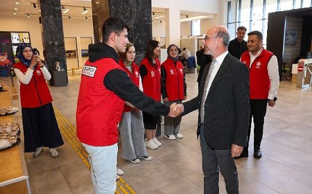 Başkan Pekyatırmacı’dan Yeni Nesil Şehir Kütüphanesi’ne ziyaret