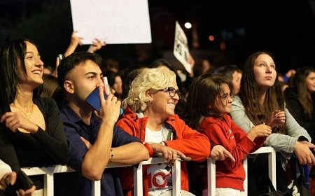 Didim’de Cumhuriyet Coşkusu: Didimliler Meydanı Doldurarak Bayramı Kutladı