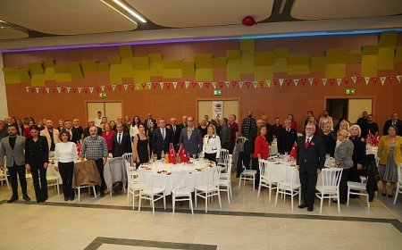 Cumhuriyet’in 102. yılı kapsamında, Ayvalık Atatürkçü Düşünce Derneği’nin ev sahipliğinde düzenlenen buluşma