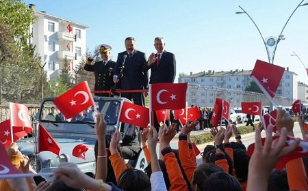 Cumhuriyet’in 102. Yılı Gölcük’te Törenle Kutladı