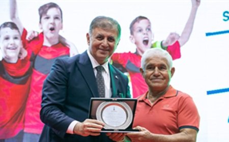 İzmir Büyükşehir Belediye Başkanı Tugay’dan İzmirli sporculara mesaj: “Destek bizden şampiyonluklar sizden”