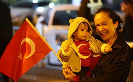 Karabağlar ‘da Coşkulu Cumhuriyet Korteji