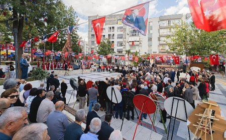Balçova’da Cumhuriyetimizin 102. yılı etkinlikleri bugün sabah saatlerinde başladı