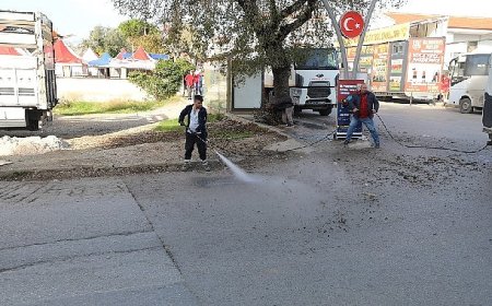 Menderes’te Caddeler Tertemiz