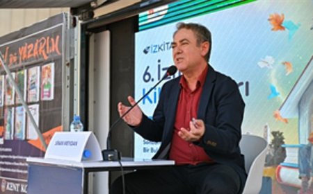 Sinan Meydan İZKİTAP’ta “Adım Adım Cumhuriyet”i anlattı