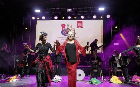 Suzan Kardeş’ten Ayvalık’ta Balkan Rüzgarı!