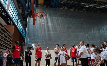 Corendon Turizm Grubu ve ZİÇEV Çocukları, Anadolu Efes Antrenmanını Ziyaret Etti