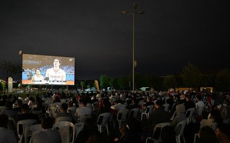 Kartepe’de Final Heyecanı Dev Ekranda İzlendi