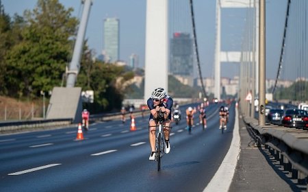Dünyanın ilk Oral-B Asya ve Avrupa Triatlon Şampiyonası İstanbul’da yapıldı