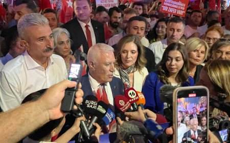 Bursa’da coşku fener alayı ve Göksel konseriyle taçlandı