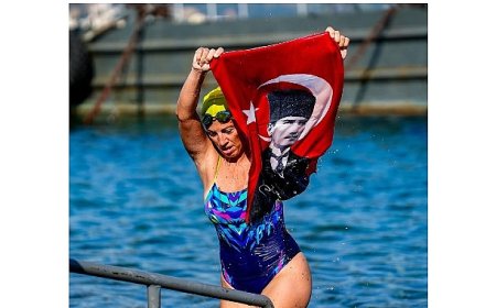 30 Ağustos’ta 30 Saatlik Yüzme Performansı
