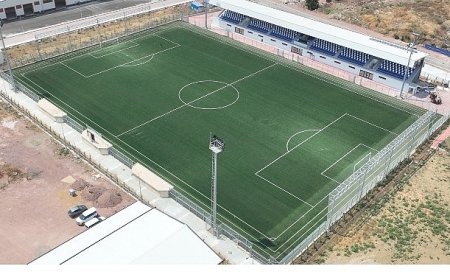 Gençler için bir futbol sahası da Alikahya’ya