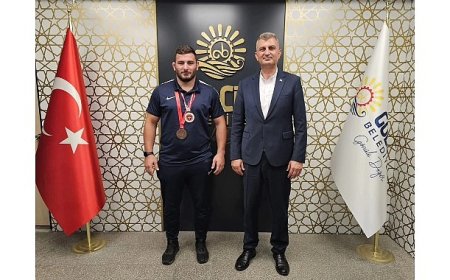 Gölcük Belediyespor pehlivanı Abdulrefik Öner başpehlivan oldu
