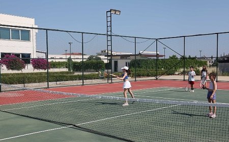 Büyükşehir Belediyesi Döşemealtı’nda yeni tenis kursu açtı