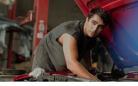 Mert Ramazan Demir’in Başrolünde Yer Aldığı Metruk Adam 22 Ağustos’ta Netflix’te