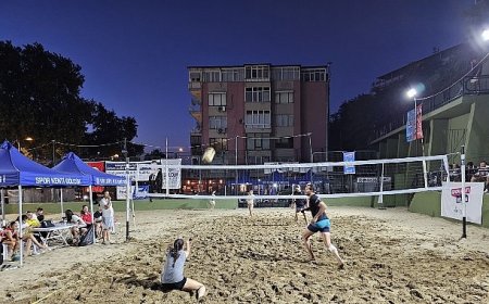 Gölcük’te Plaj Voleybolu Turnuvası Büyükler Kategorisinde Sona Erdi
