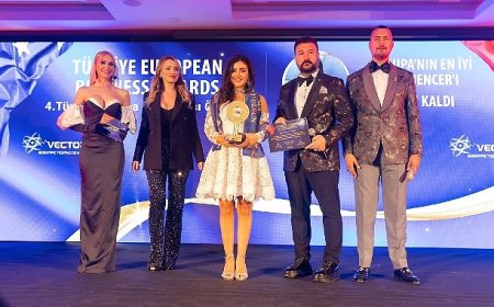 Avrupa’da Türk Gururu: Arzu Kaldı, “Avrupa’nın En İyi Influencer’ı” Seçildi!