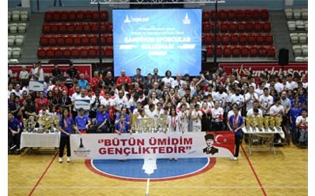 Celal Atik Spor Salonu’nda gençlik buluşması