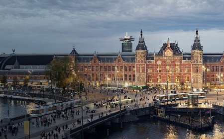 6 Bölümden Oluşan ‘7/24: Amsterdam Tren İstasyonu’ 12 Mayıs Pazartesi 22.00’de Başlıyor