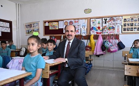 Başkan Altay 3 Farklı Okulda Öğrencilerle Buluştu
