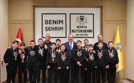 Başkan Altay Okullar Arası Voleybol Şampiyonalarında Dereceye Giren Öğrencileri Tebrik Etti