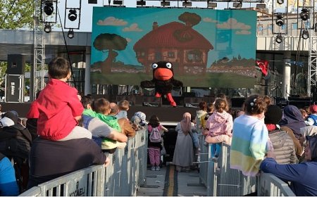 Ege ile Gaga çocukların neşesine neşe kattı