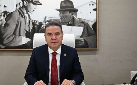 Başkan Muhittin Böcek’in 23 Nisan mesajı