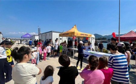 İzmir Büyükşehir Belediyesi çocukları Su Sporları Şenliği’nde buluşturdu