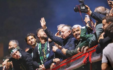 Büyükakın’a taraftardan büyük sevgi gösterisi