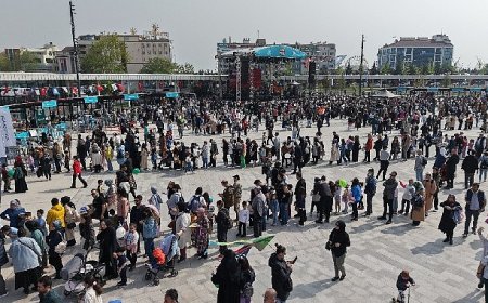 Milli İrade Meydanı ilk gün dolup taştı