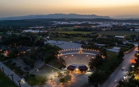 Zeki & Metin Amfi Tiyatro perde açmak için gün sayıyor