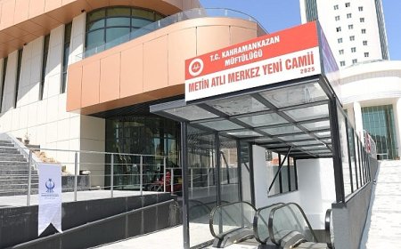Cami Dualarla İbadete Açıldı