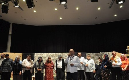 Ege Üniversitesi Toplum Ruh Sağlığı hastalarından tiyatro performansı