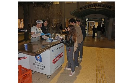 Büyükşehir’den sınav haftasında öğrencilere sıcak çorba ikramı