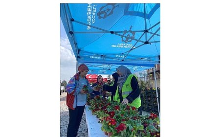 Büyükşehir, mezarlık ziyaretlerini çiçeklerle renklendirdi