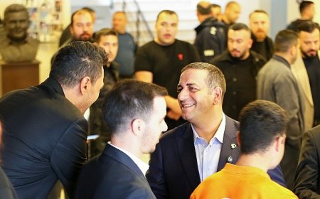 Başkan Erman Uzun, Mesai Arkadaşlarıyla Bayramlaştı