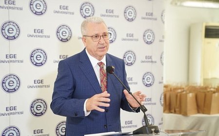 Rektör Budak, Ege Üniversitesi ailesinin Ramazan Bayramını kutladı