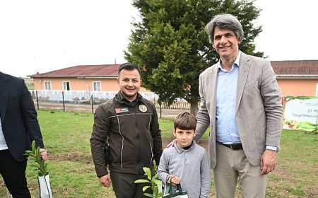 Başkan Kocaman Öğrencilerle Fidan Dikti