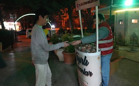 Keçiören Belediyesi’nden Kumanya ve Tatlı İkramı