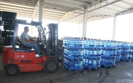 Efes Selçuklu Vatandaşlardan İzmir Su Damacanalarına Yoğun İlgi