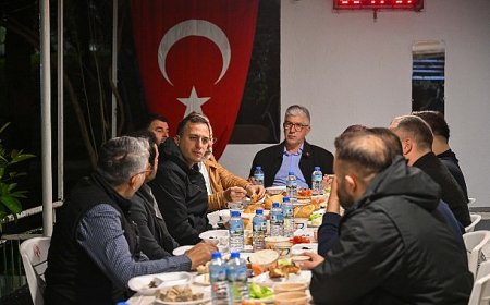 Başkan Eşki sahurda minibüsçülerle buluştu   