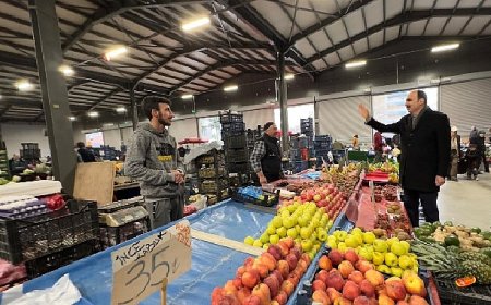 Başkan Altay İftar Öncesi Büyük Sinan Semt Pazarı’nı Ziyaret Etti