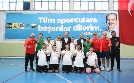 Başkan Altay Avrupa Şampiyonası’na Konya’da Hazırlanan Özel Sporcularla Buluştu