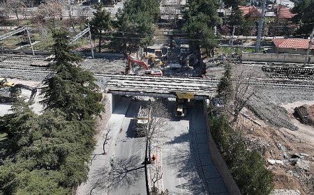 Başkan Altay: “Banliyö Hattı Çalışmaları Kapsamında Meram Yeniyol Alt Geçidi’ni Yeniliyoruz”