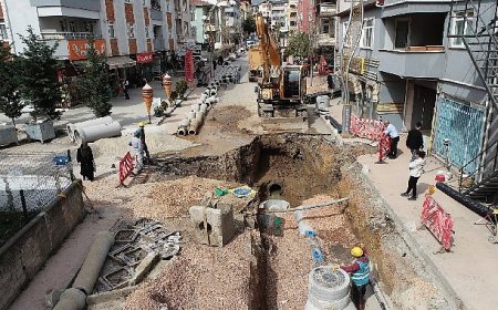 Kocaeli Büyükşehir’den Derince’nin kalbinde hummalı çalışma