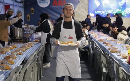 Koca Bir Şehri Bir Araya Getiren Sofradayız