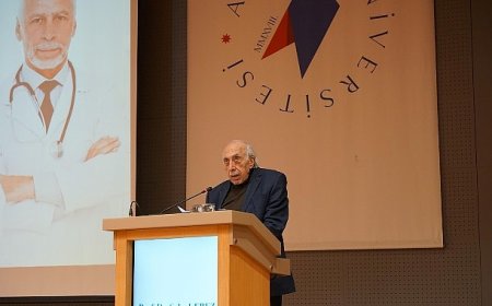 Prof. Dr. Selçuk Erez’den geleceğin hekimlerine tavsiye